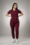Set Vino Antifluido con Cuello V y Jogger