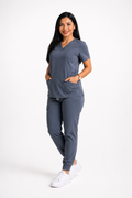 Set Gris Antifluido con Cuello V y Jogger