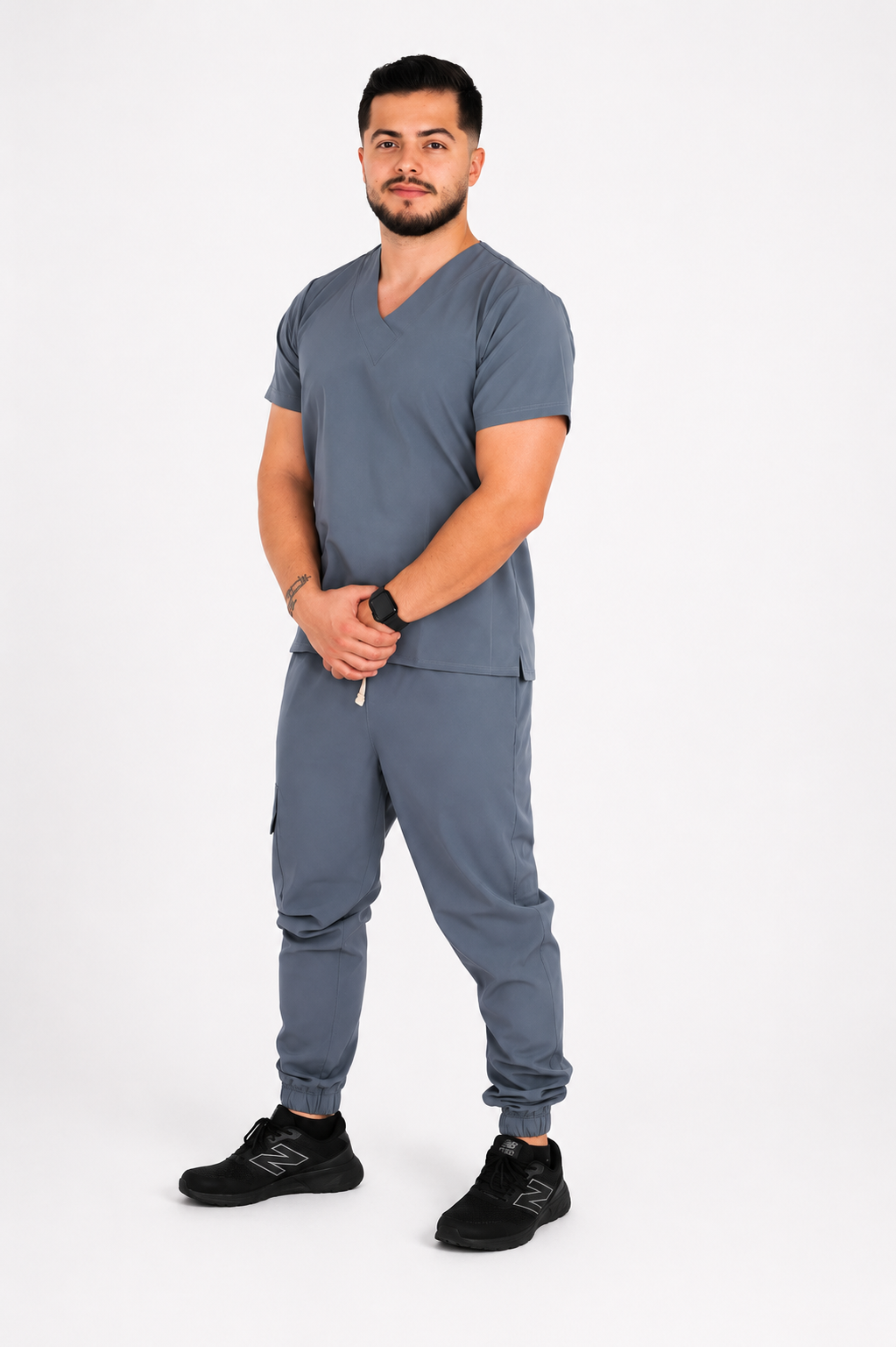 Set Gris Antifluido Caballero con Cuello V y Jogger