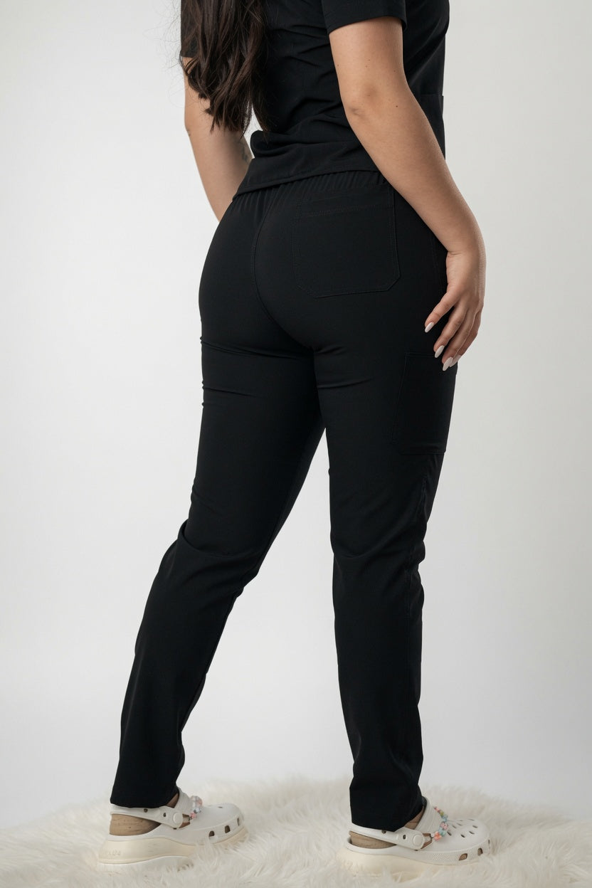 Set Negro Antifluido Cuello V y Bota Recta