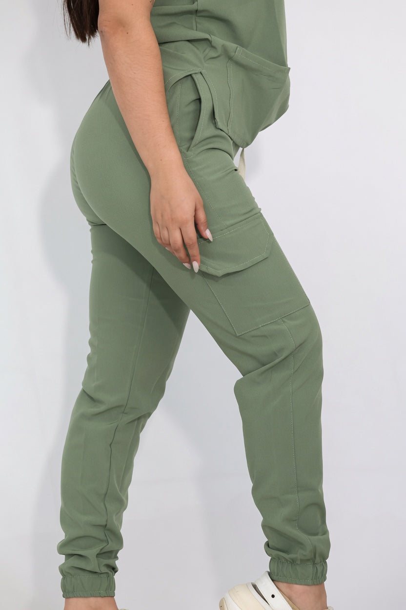 Set Verde Olivo con Cuello V y Jogger