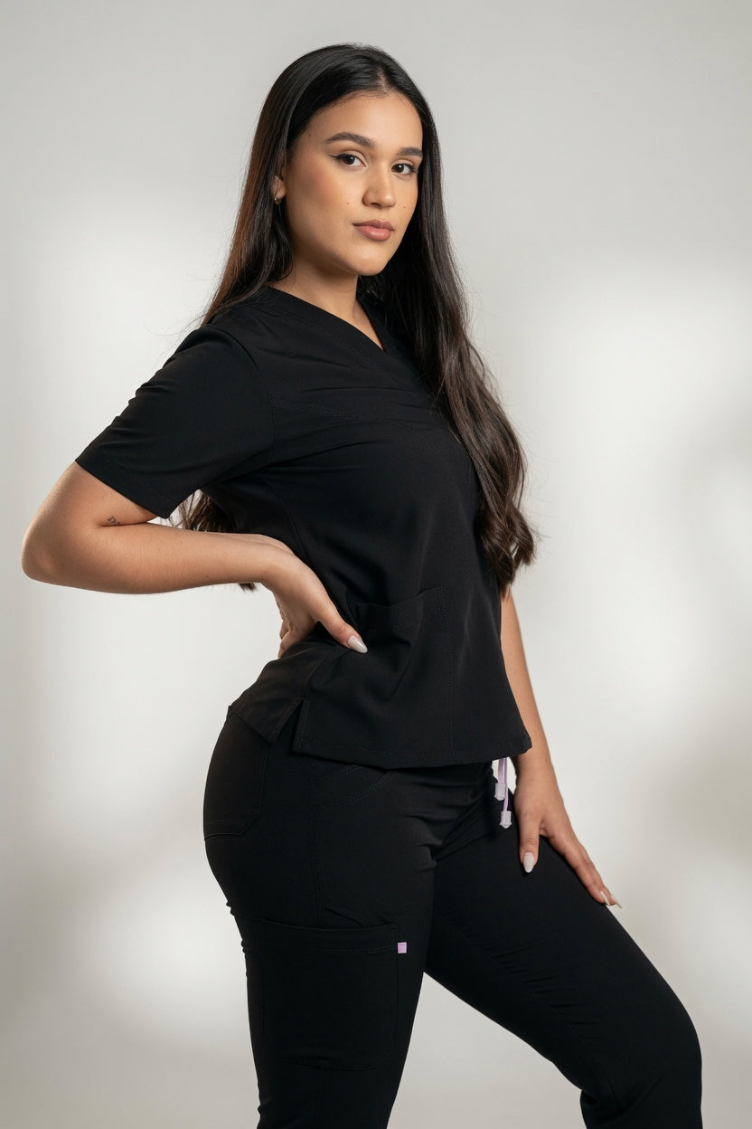 Set Negro Antifluido Cuello V y Bota Recta