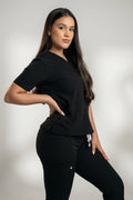Set Negro Antifluido Cuello V y Bota Recta