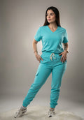 Set Menta Antifluido con Cuello V y Pantalón jogger