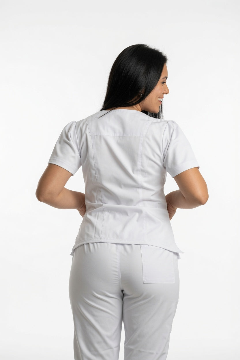 Set Blanco Antifluido Cuello Redondo y Bota Recta