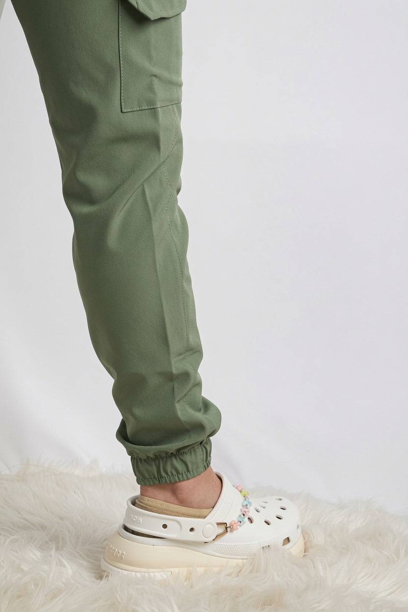 Set Verde Olivo con Cuello V y Jogger